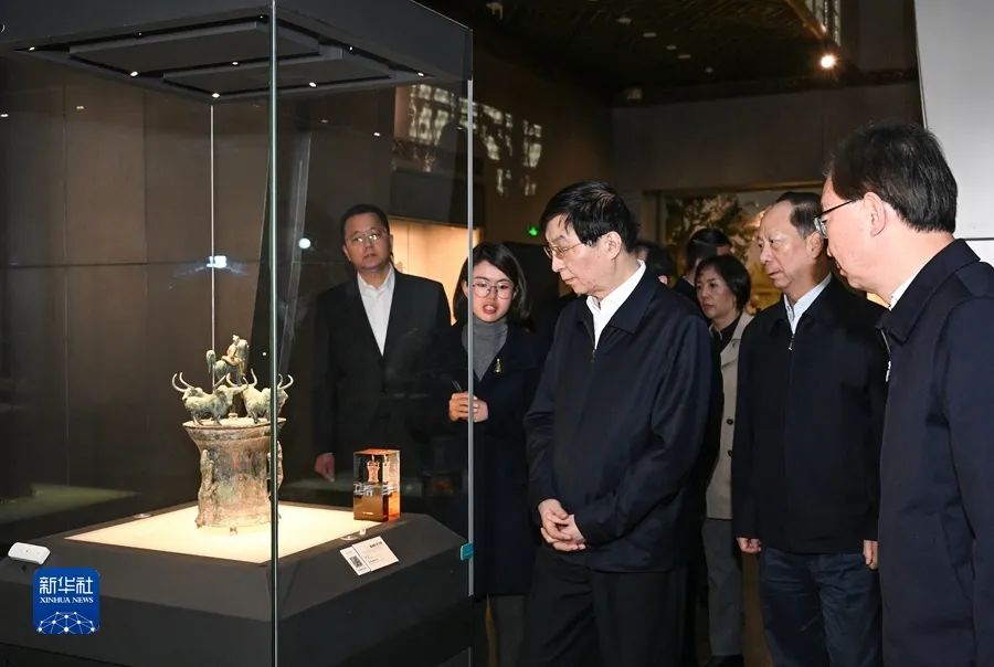 王沪宁在云南调研时强调　坚持铸牢中华民族共同体意识主线和我国宗教中国化方向　以高度责任感使命感做好民族宗教工作